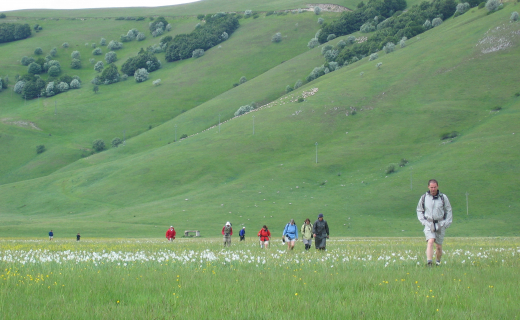 Italië, mensen wandelen Monti Sibillini, Umbrië