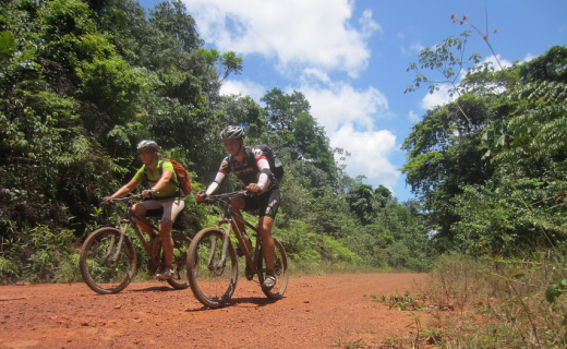 Fietstocht Moengo Suriname, Floor Langenberg