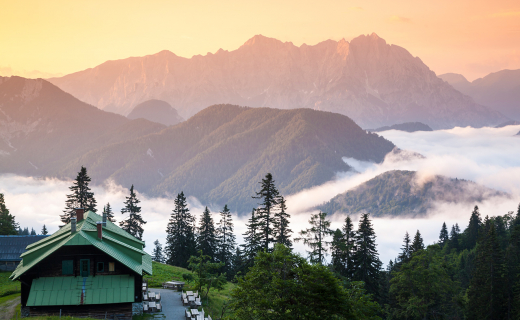 Oostenrijk, hutje aan de bergen