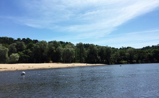 Strand bij Camping Siguldas Pludmale