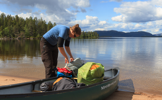 LR-1-Kano-op-strand-meer-Karats
