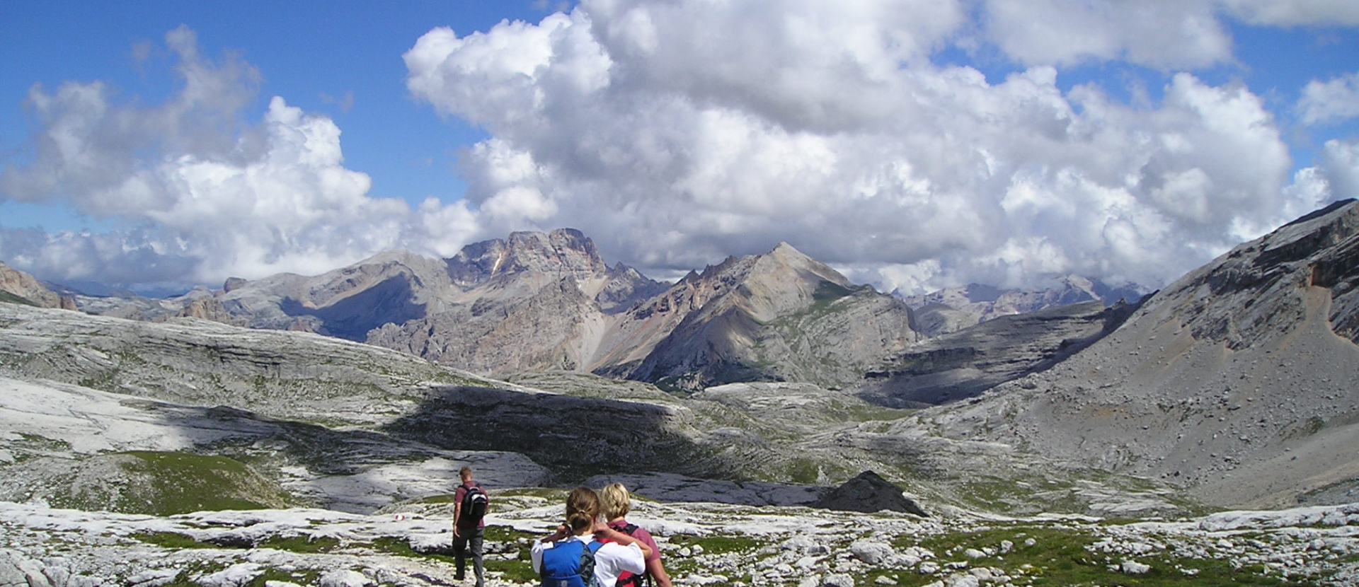 Italië, mensen beklimmen Corno Grande, Apennijnen