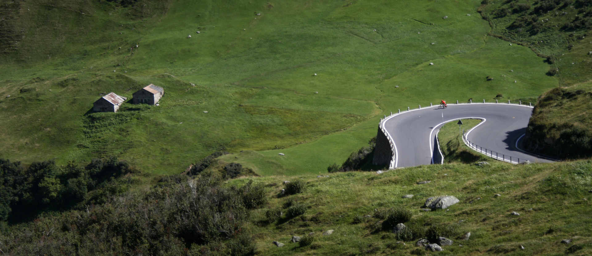 Fietsen in Zwitserland over bergpassen
