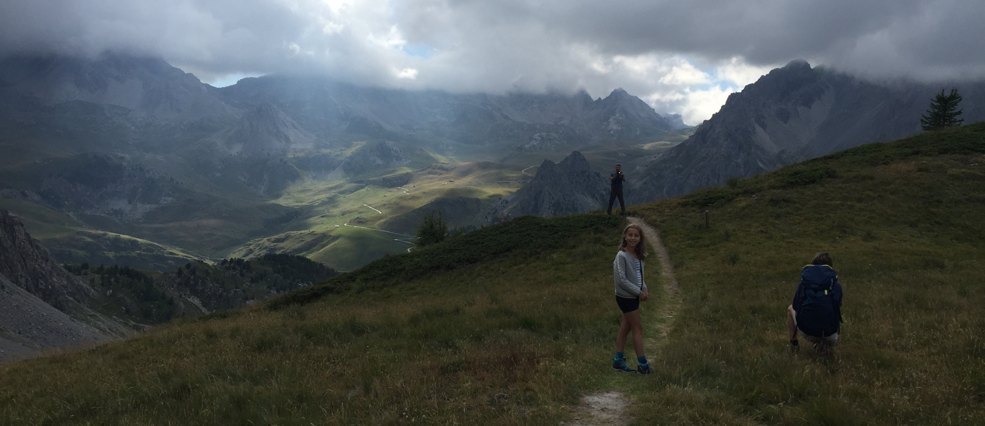 Valle Maira, mensen wandelen in de bergen