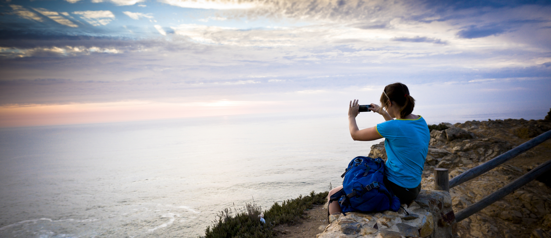 Portugal, vrouw maakt foto van Sintra