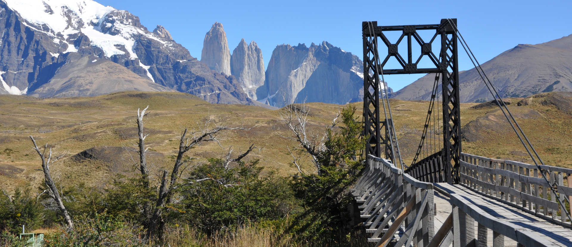 Brug bij binnekomst park Torres op de achtergrond
