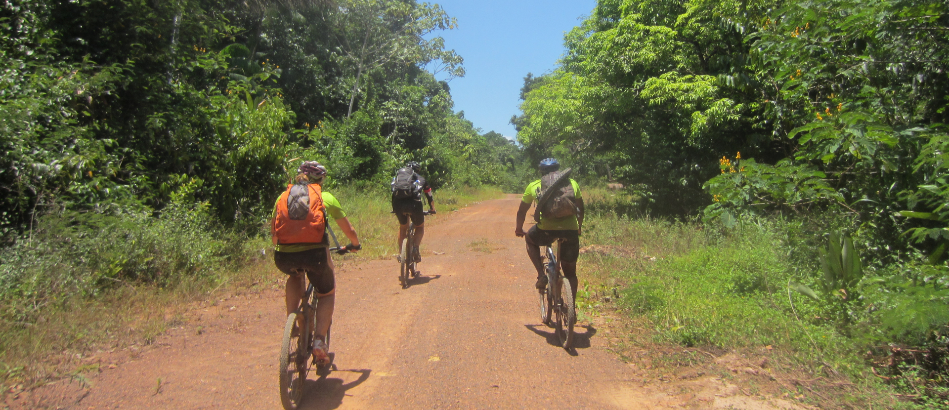 Fietsen door de jungle in Suriname, Floor Langenberg
