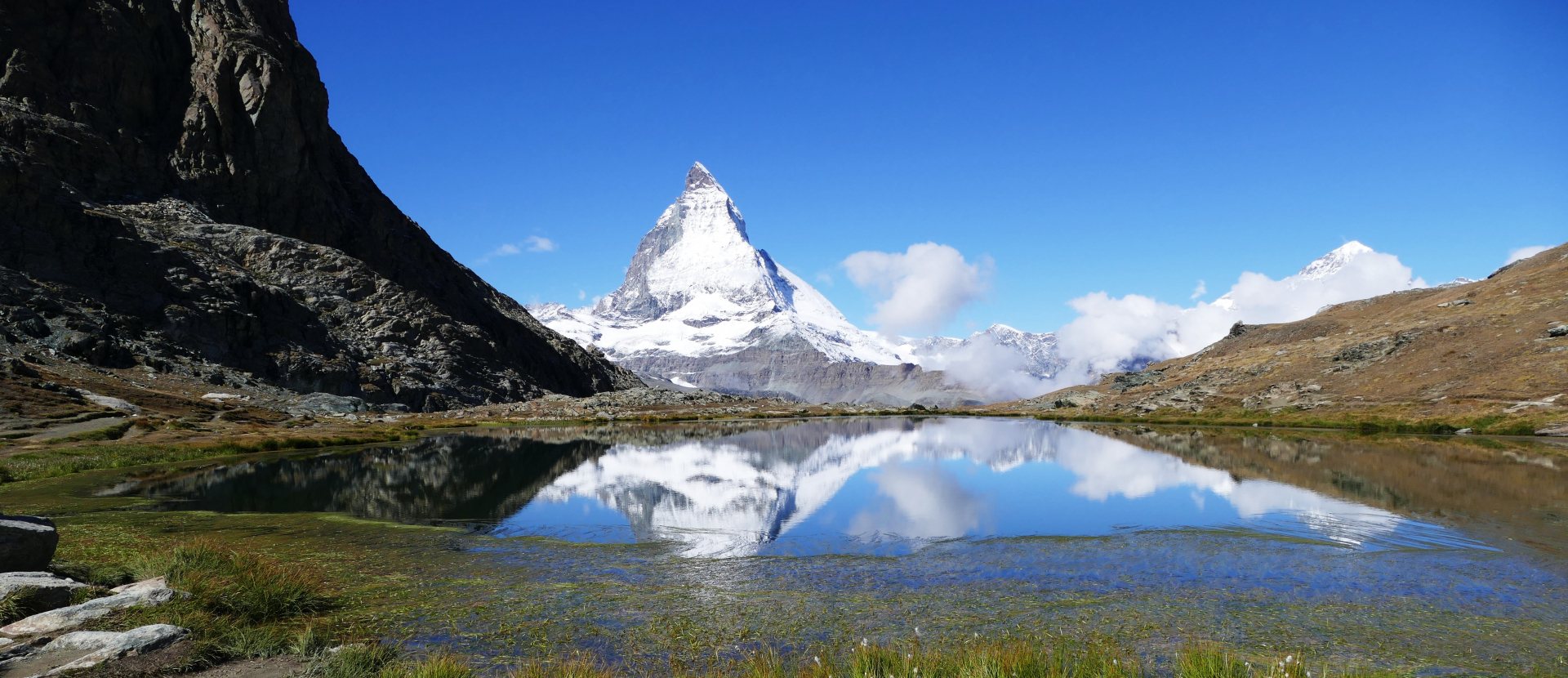 Wandelen rondom bekende bergtop Matterhorn