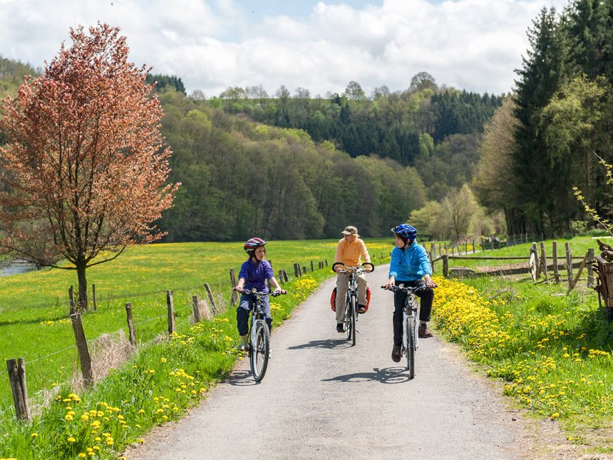 Vennbahnradweg, mensen, fietsen, helmen, Duitsland