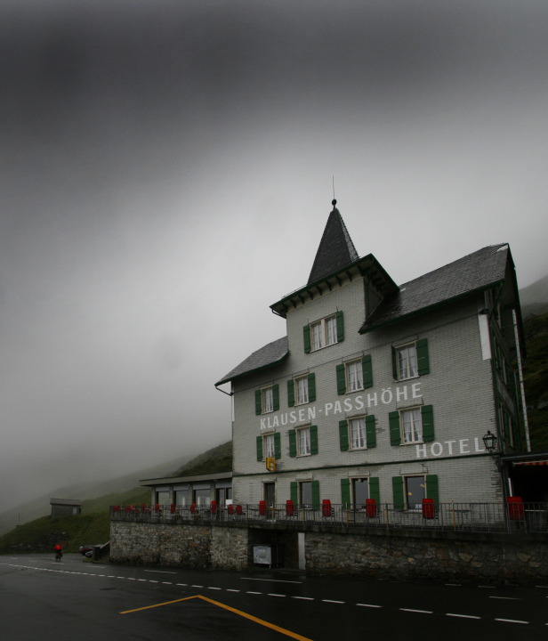 Fietsen in Zwitserland over bergpassen