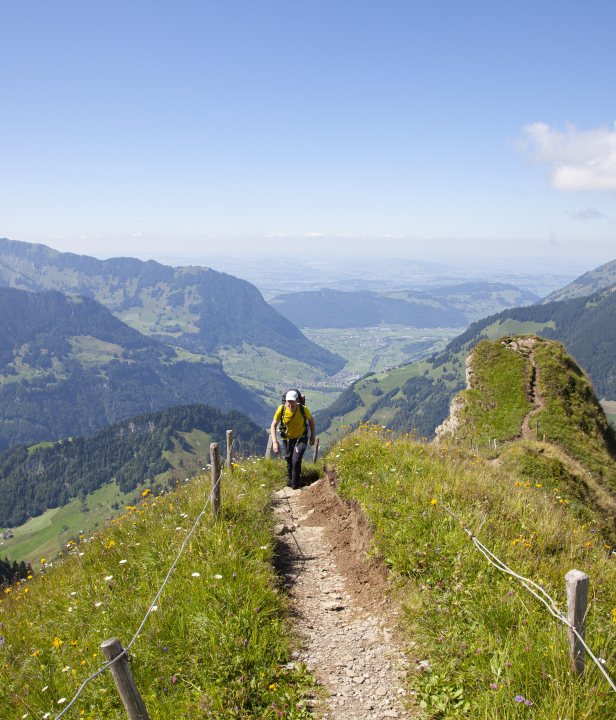 Hoheweg wandelaar op bergkam