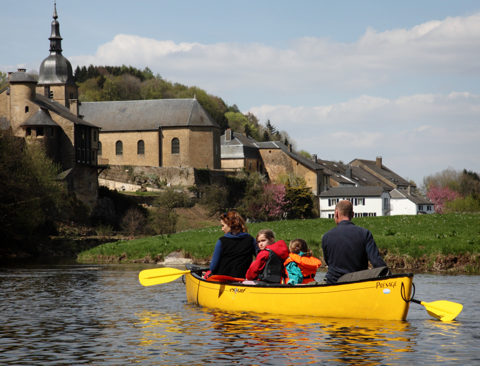 Kanovaren Belgie Semois kasteel