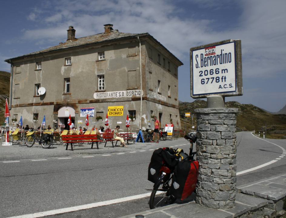 Fietsen Zwitserland San Bernardino bergpas