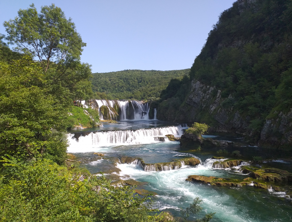 Wandelen in de Balkan Bosnie Una N.P. Strbacki Buk waterval