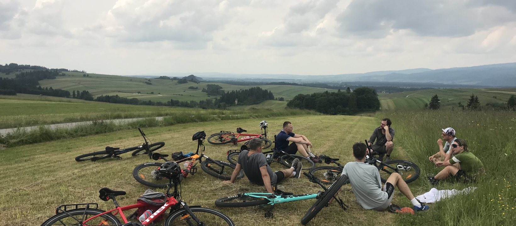 groep op de berg in Malopolska