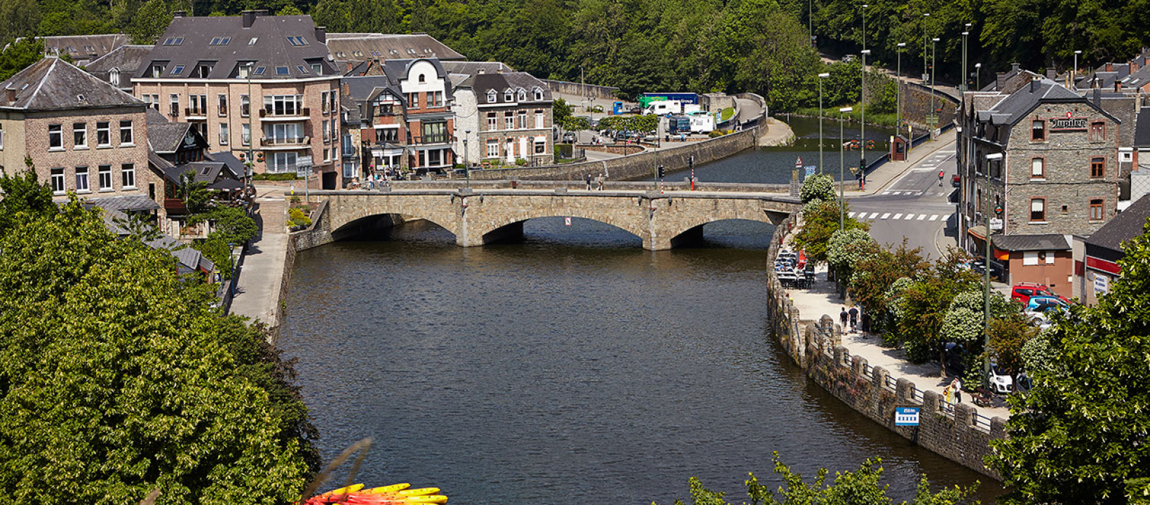LR-Ourthe-in-La-Roche-en-Ardenne-600x397.jpg Helemaal aan het einde is er een fikse afdaling naar Bouillon.
