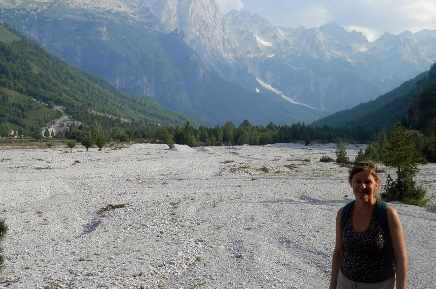 04_De-brede-vallei-van-Valbona-600x398.jpg 04_De-brede-vallei-van-Valbona-600x398.jpg