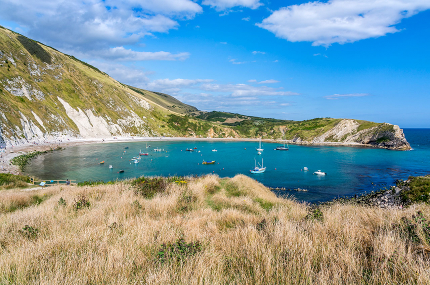 17-Lulworth-Cove-aan-de-Jurassic-Coast-LR-600x397.jpg Lulworth Cove aan de Jurassic Coast.