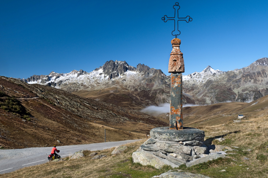Fietsen in Frankrijk, tips voor fietsvakantie, Kees Swart, kruis
