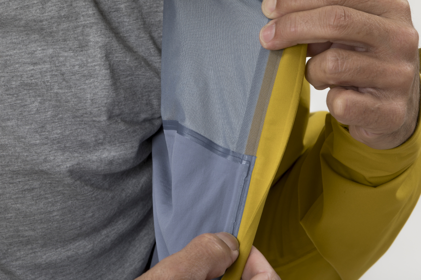 Rab Kinetic Plus Jacket getapete naden