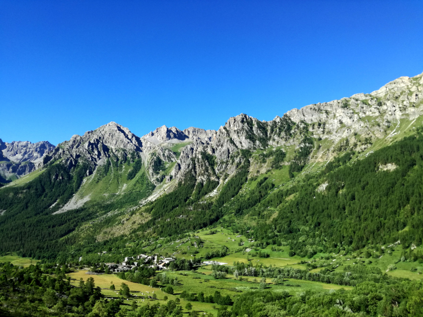 Valle maira, mooi uitzicht op de bergen