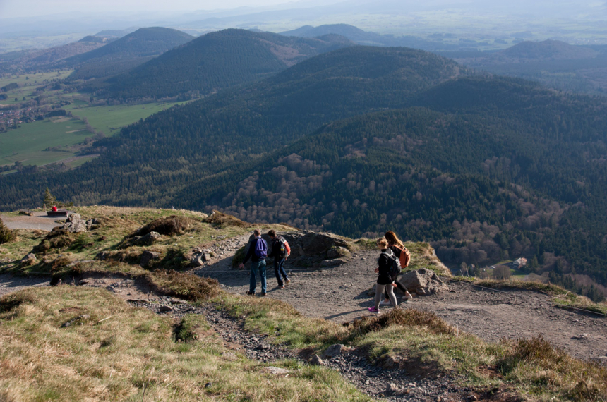 Afdaling vanaf de Puy de Dôme.