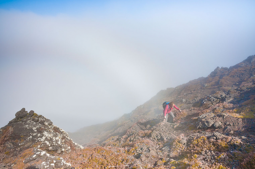 Naarmate de dag vordert, trekt de mist op...