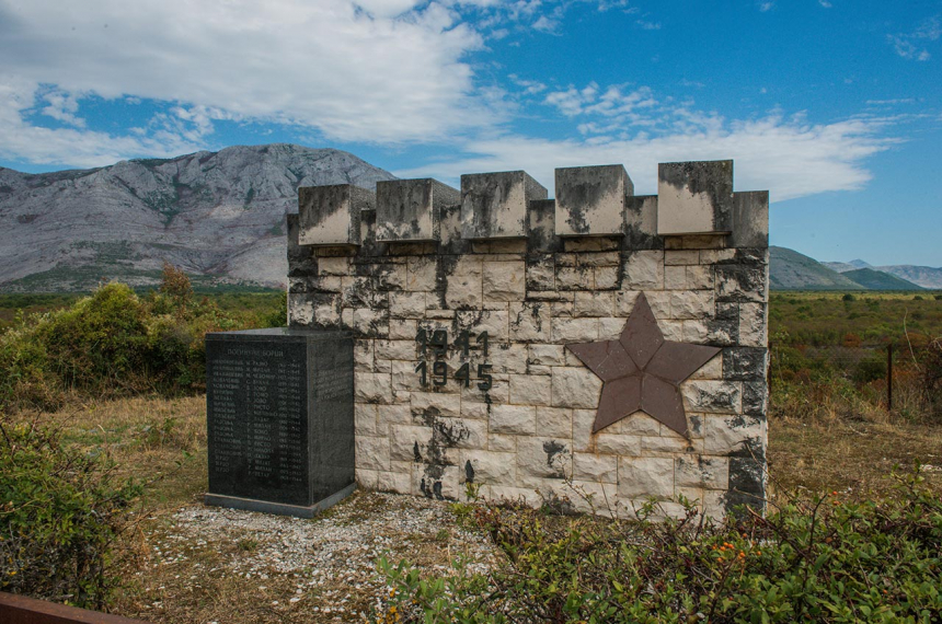 Ciro_14_Popovo-Polje-communistisch-monument-ter-herinnering-aan-WWII-600x398.jpg Ciro_14_Popovo-Polje-communistisch-monument-ter-herinnering-aan-WWII-600x398.jpg