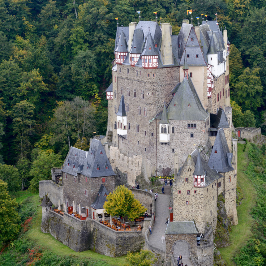 EVDP-102-Oost-Eifel-Burg-Eltz1-600x600.jpg