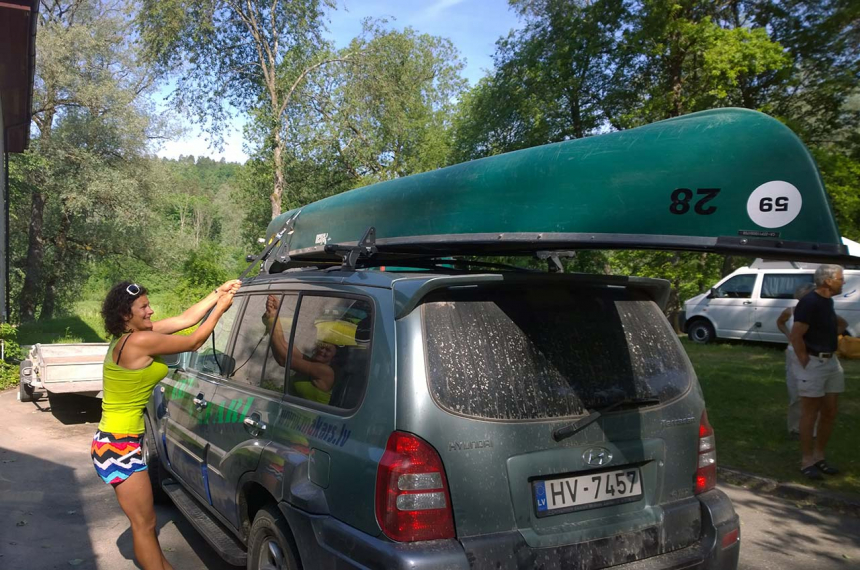 GaujaNP-karina-600x398.jpg Karina bereidt het transport voor