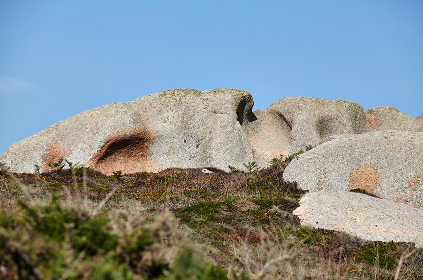 LR-Face-like-boulder-Ploumanach-600x398.jpg LR-Face-like-boulder,-Ploumanac'h