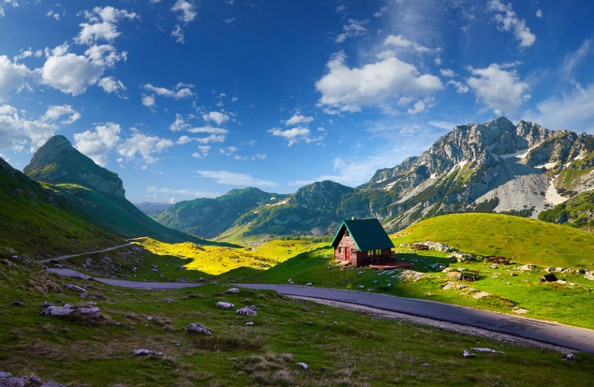 Hoe noem je iemand uit montenegro ? 2 Montenegro stockfoto 900 x 586