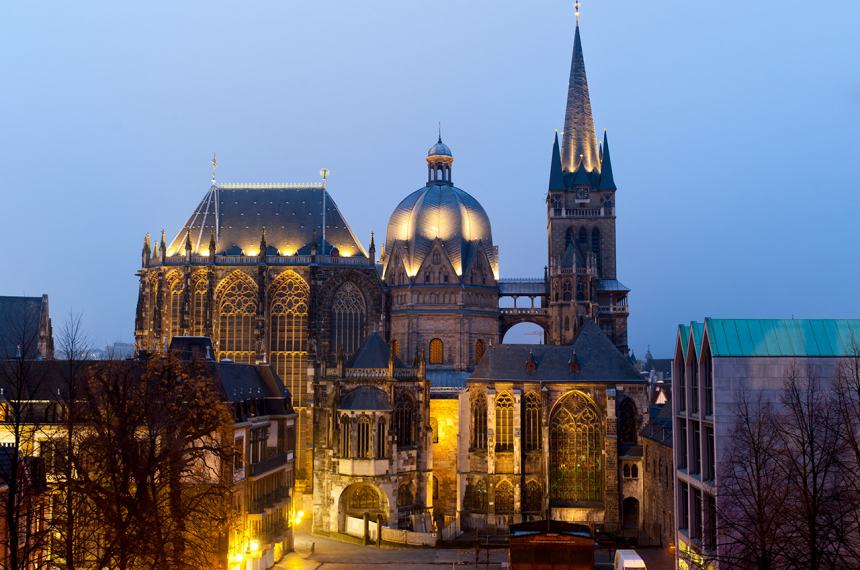 De Dom in Aken werd in 1978 als eerste Duitse monument op de werelderfgoedlijst van de Unesco geplaatst.