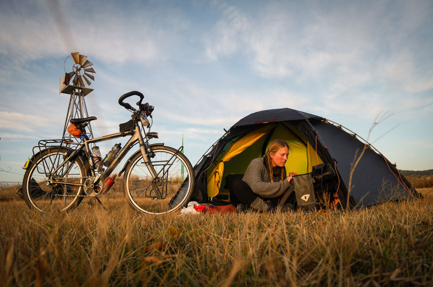 cycling-dutch-girl-1