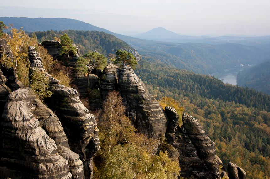 saksische-schweiz-wandelen-duitsland_-600x397.jpg De Sächsiche Schweiz heeft grotendeels de status gekregen van ‘Landschafts- und Naturschutzgebiet’.