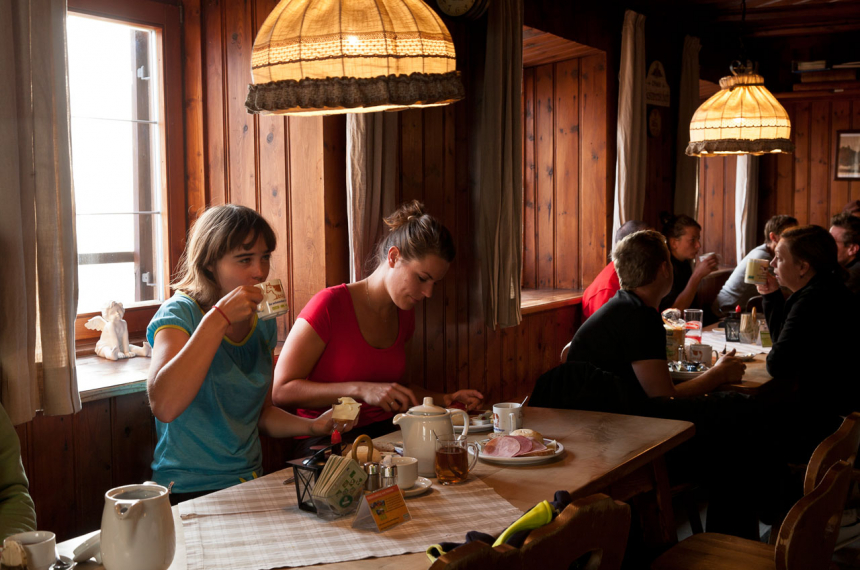 wandelen-karwendel-oostenrijk-04-600x398.jpg Eten en overnachten op een hut is één van de charmes van een meerdaagse huttentrektocht