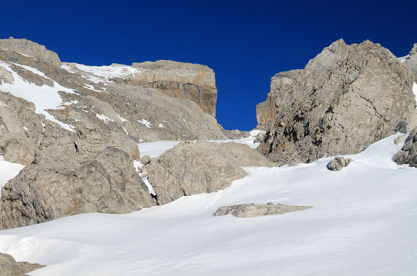De bekendste grensovergang in de Pyreneeën: de Brèche de Roland (Cirque de Gavarnie). Foto: Ton Joosten.