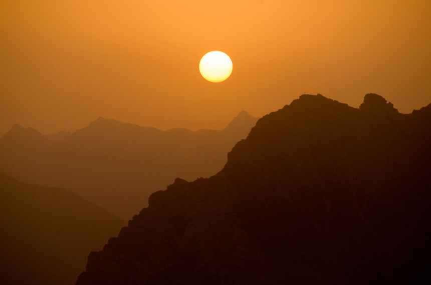 wandelen-stubaier-hohenweg-oostenrijk-02-600x398.jpg Hoogtepunt van iedere huttentrektocht: zonsondergang boven de Alpen.
