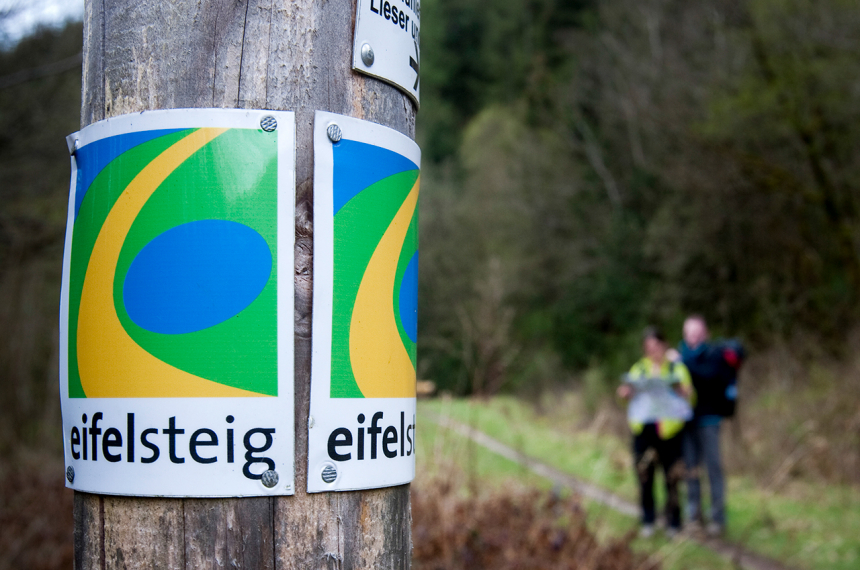 Op het Lieserpfad kom je constant bordjes tegen.