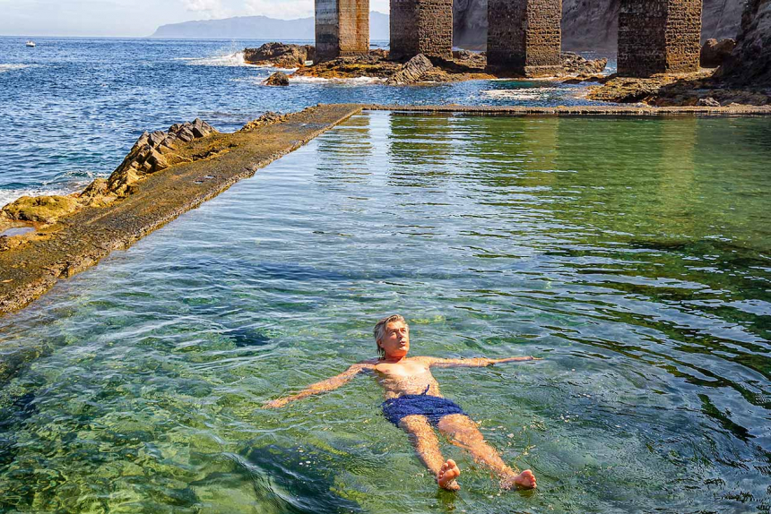 Bij Hermigua kun je zwemmen in een zeezwembad